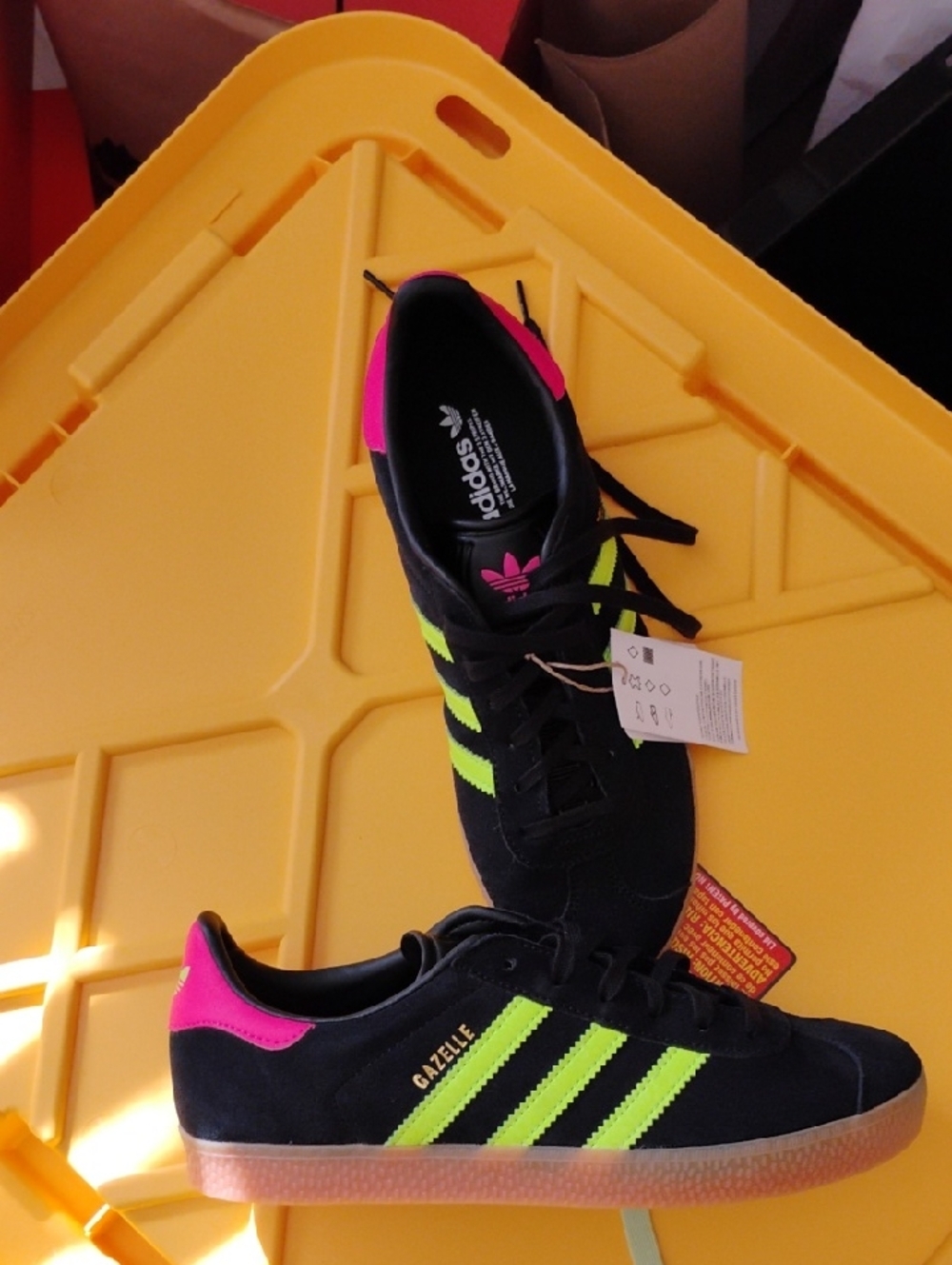 NWT Adidas Gazelle Sneakers